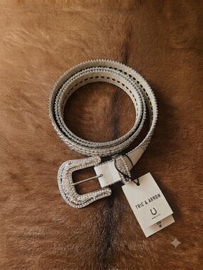 NWT Twig & Arrow Rhinestone Western Belt – Size Medium (Silver/White)